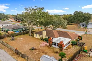 817 Berry Hill Cir, Fruitland Park, FL 34731 - Photo 52