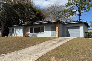 754 Pine Ln, Clermont, FL 34711 - Photo 2