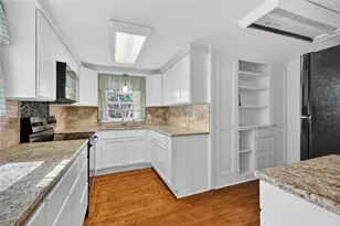 92 S Trowell Ave, Umatilla, FL 32784 - Photo 22