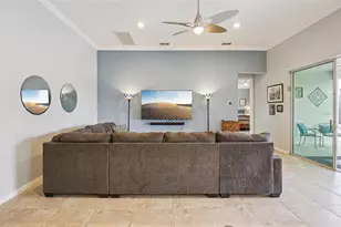 812 San Raphael St, Poinciana, FL 34759 - Photo 10