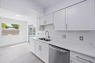 2210 Blackwood Dr, Venice, FL 34293 - Photo 12