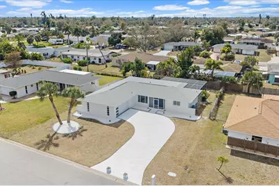 2210 Blackwood Drive, Venice, FL 34293 - Photo 2
