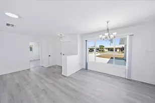 2210 Blackwood Dr, Venice, FL 34293 - Photo 10