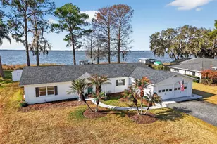 33225 Lakeshore Dr, Tavares, FL 32778 - Photo 4