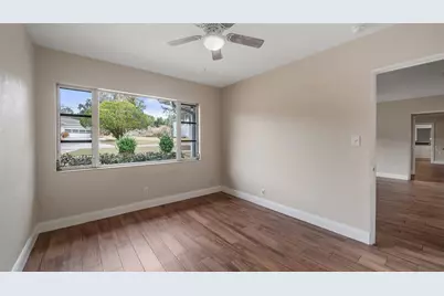 107 E Magnolia Avenue, Howey in the Hills, FL 34737 - Photo 2