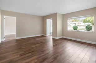 107 E Magnolia Ave, Howey in the Hills, FL 34737 - Photo 8