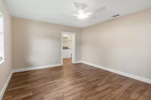 107 E Magnolia Ave, Howey in the Hills, FL 34737 - Photo 20