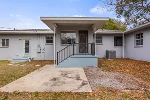 107 E Magnolia Ave, Howey in the Hills, FL 34737 - Photo 28
