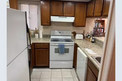 1051 S Highland Street #3D, Mount Dora, FL 32757 - Photo 6