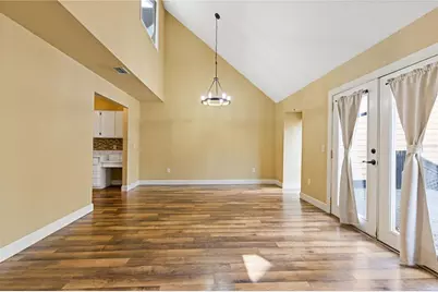 1621 NE 2nd Street #302, Ocala, FL 34470 - Photo 8