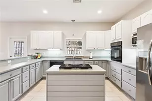 2115 Oak Leaf Cir, Mount Dora, FL 32757 - Photo 12