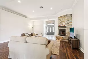 2115 Oak Leaf Cir, Mount Dora, FL 32757 - Photo 8