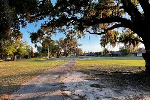 1718 Golfview Dr, Kissimmee, FL 34746 - Photo 4