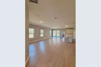 132 W Prairie Street, Center Hill, FL 33514 - Photo 2