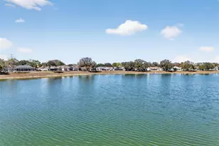 906 Camino Del Rey Dr, The Villages, FL 32159 - Photo 2