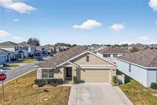 4656 Crossroads Ln, Wildwood, FL 34785 - Photo 2