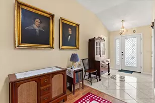 1301 Fontana Ct, The Villages, FL 32159 - Photo 4