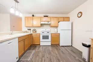 16938 SE 94th Sunnybrook Cir, The Villages, FL 32162 - Photo 4