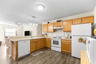 16938 SE 94th Sunnybrook Cir, The Villages, FL 32162 - Photo 14