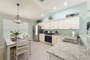 9430 SE 176th Saffold St, The Villages, FL 32162 - Photo 10