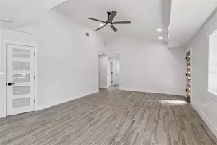 118 N Grandview St, Mount Dora, FL 32757 - Photo 4