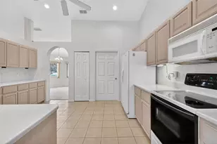 8739 SE 140th Place Rd, Summerfield, FL 34491 - Photo 6