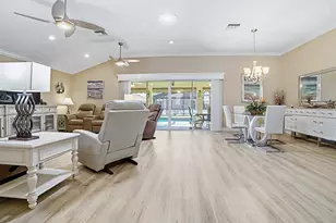 17384 SE 72nd Deer Run Ave, The Villages, FL 32162 - Photo 4