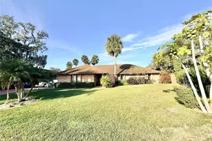 1813 Maine Ct, Tavares, FL 32778 - Photo 38