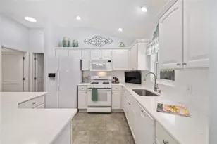 17640 SE 81st Timberwood Terrace, The Villages, FL 32162 - Photo 8