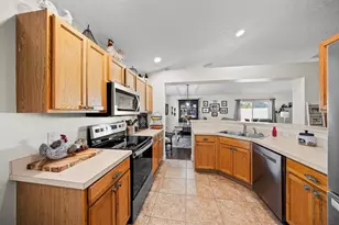 895 Vanderbilt Dr, Eustis, FL 32726 - Photo 12