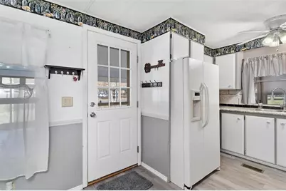 304 Ivanhoe Circle, Lady Lake, FL 32159 - Photo 10