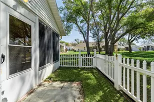 27217 Racquet Cir, Leesburg, FL 34748 - Photo 32