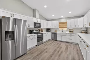 115 N St Clair St, Wildwood, FL 34785 - Photo 14