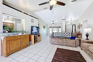 35234 Queens Way, Fruitland Park, FL 34731 - Photo 16