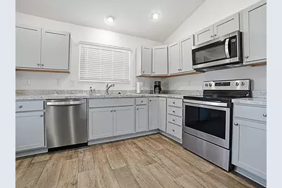 11368 Laufersky Lane, Oxford, FL 34484 - Photo 12