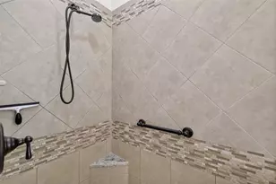 8124 Bridgeport Bay Cir, Mount Dora, FL 32757 - Photo 34