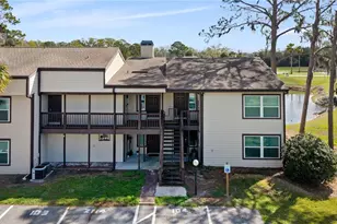 17203 Sandalwood Dr, Wildwood, FL 34785 - Photo 2