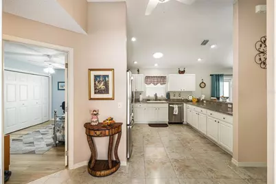 8702 SE 166th Birchbrook Loop, The Villages, FL 32162 - Photo 4