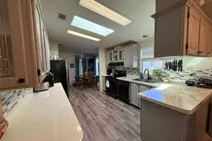 5255 Oxford Ct, Wildwood, FL 34785 - Photo 4