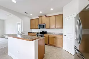 23846 Sardinia Dr, Sorrento, FL 32776 - Photo 4