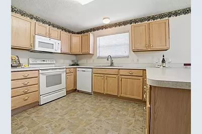 16865 SE 93rd Cuthbert Circle, The Villages, FL 32162 - Photo 10