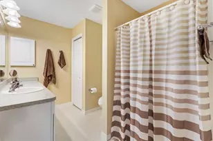 9211 SE 179th Osage Pl, The Villages, FL 32162 - Photo 16