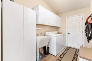 9211 SE 179th Osage Pl, The Villages, FL 32162 - Photo 10