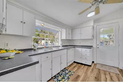 2101 E Warm Springs Avenue, Coleman, FL 33521 - Photo 14