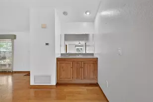 50 W Court Dr, Eustis, FL 32726 - Photo 10