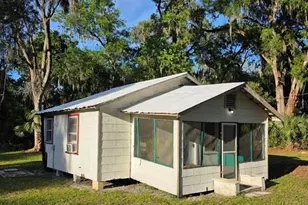1710 NW 29th Rd, Lake Panasoffkee, FL 33538 - Photo 1