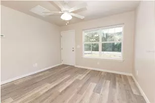 1324 Cottage Cir, Tavares, FL 32778 - Photo 4