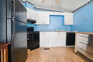 1232 Dustin Dr, Lady Lake, FL 32159 - Photo 10