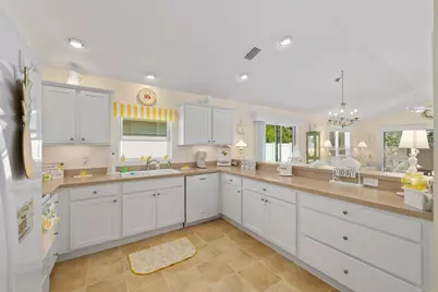 16673 SE 92nd Stokes Court, The Villages, FL 32162 - Photo 18