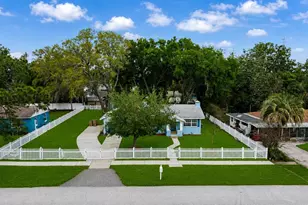 111 E Charlotte Ave, Eustis, FL 32726 - Photo 2